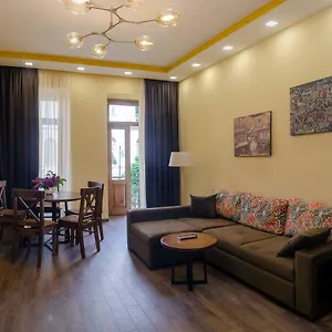  شقة Home@97 On Aghmashenebeli Avenue جورجيا